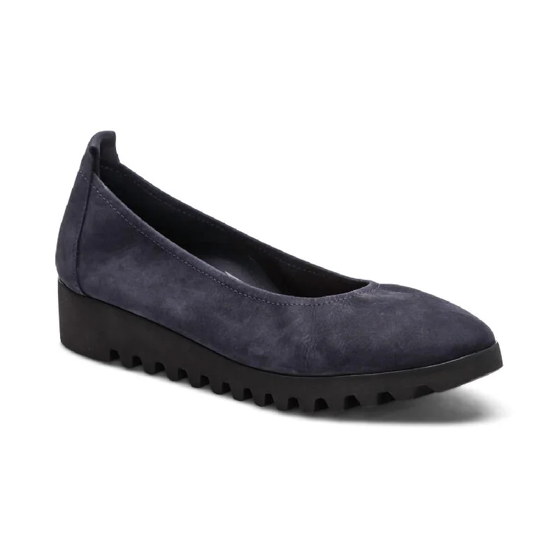 Women Brianna Ballet Flat Slip-On Shoe In Navy